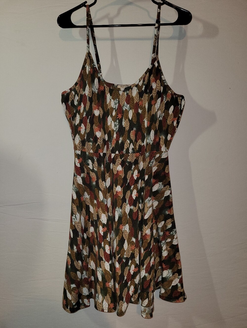 Acevog Leaf-Print Spaghetti Strap Mini Dress In Fall Colors, L